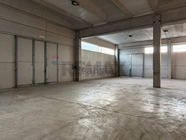 capannone in vendita a Bari in zona Ceglie del Campo