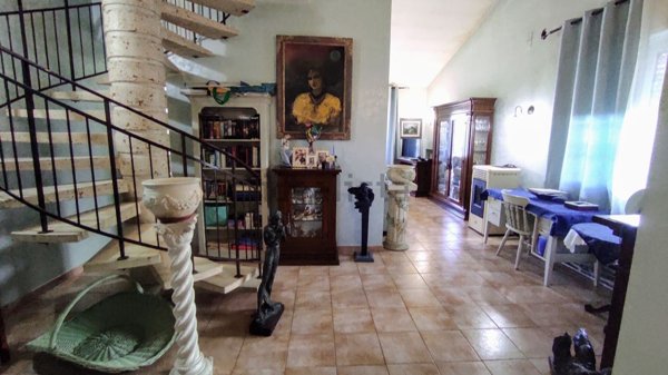 casa indipendente in vendita a Bari in zona Fesca