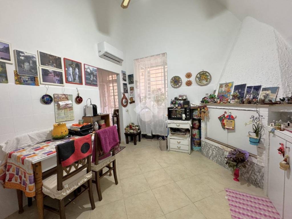 casa indipendente in vendita a Bari in zona Libertà