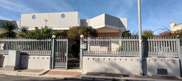 casa indipendente in vendita a Bari in zona Palese/Macchie