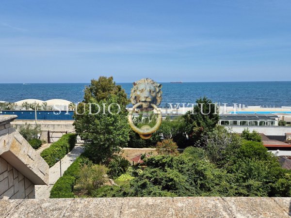 casa indipendente in vendita a Bari in zona Fesca