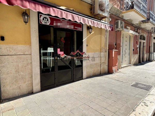 locale commerciale in vendita a Bari in zona Murat