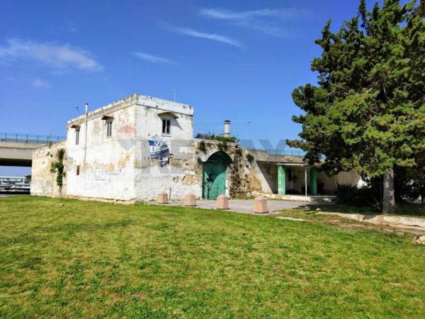 casale in vendita a Bari