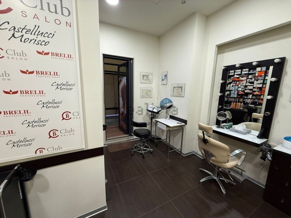 locale commerciale in vendita a Bari
