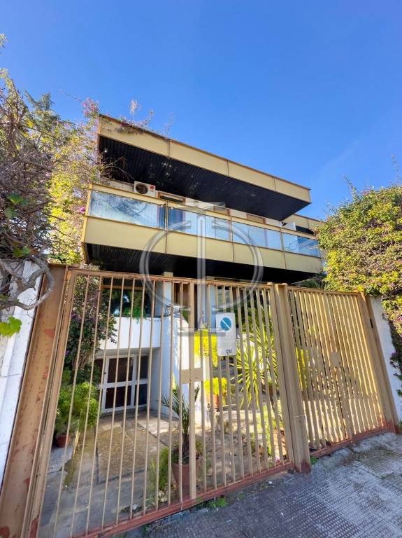 casa indipendente in vendita a Bari in zona Poggiofranco