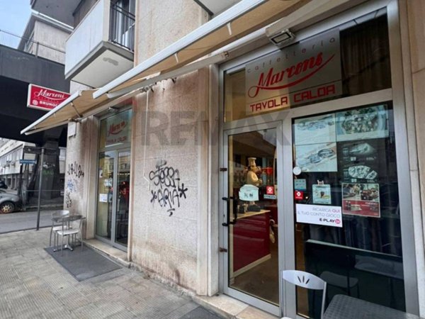 negozio in vendita a Bari in zona Japigia