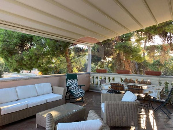 casa indipendente in vendita a Bari in zona Carbonara