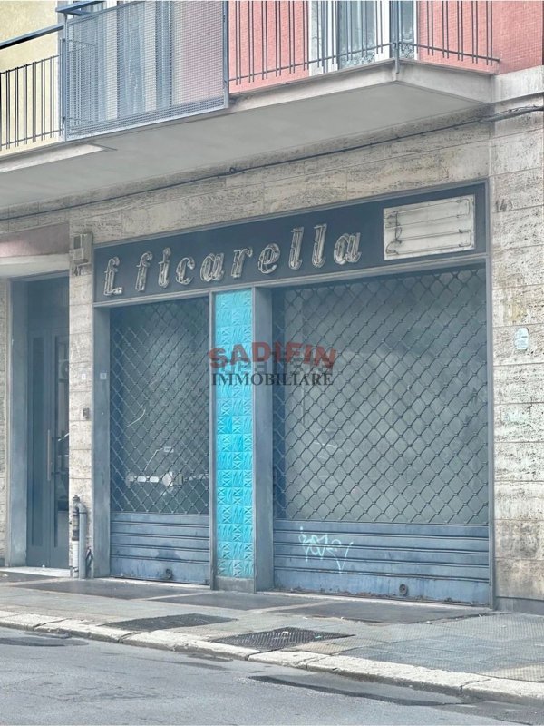 locale commerciale in vendita a Bari in zona Murat