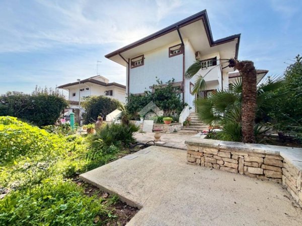 casa indipendente in vendita a Bari in zona Japigia