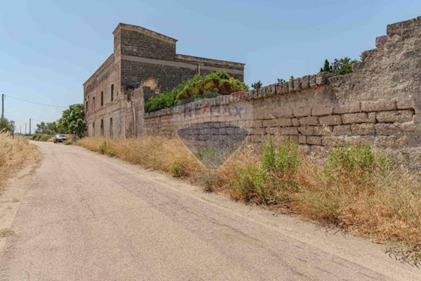 rudere in vendita a Bari in zona Japigia