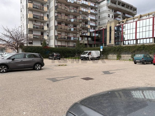 locale commerciale in vendita a Bari in zona San Pasquale