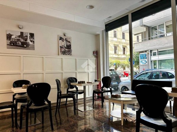 negozio in vendita a Bari in zona Murat