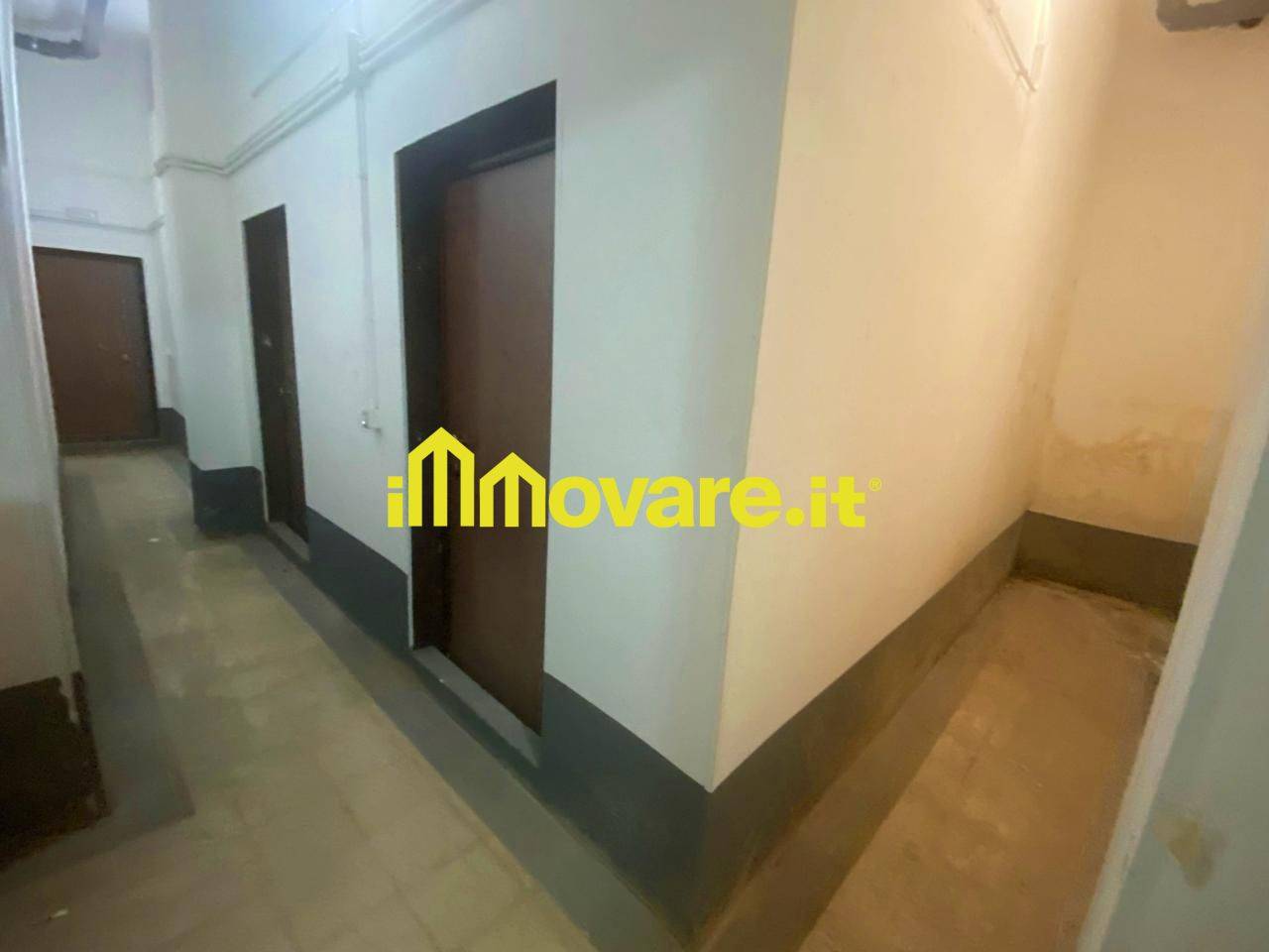 negozio in vendita a Bari in zona Murat