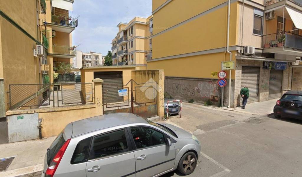 locale commerciale in vendita a Bari in zona Carrassi