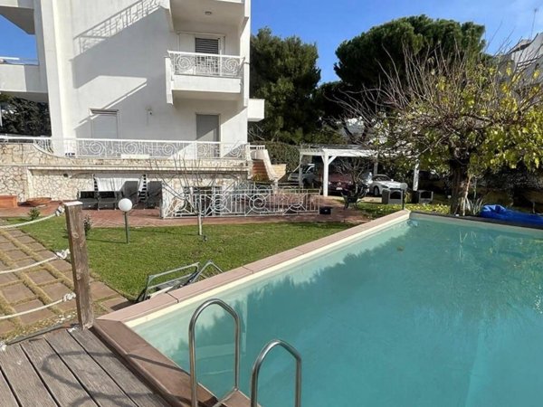 casa indipendente in vendita a Bari in zona Torre a Mare