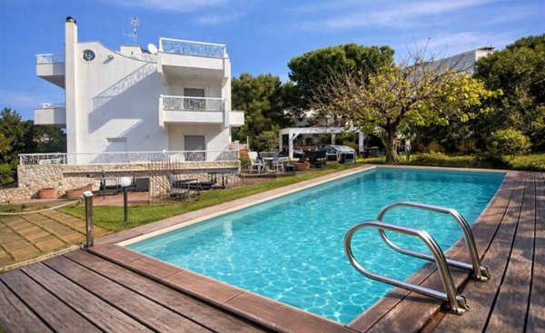 casa indipendente in vendita a Bari in zona Torre a Mare