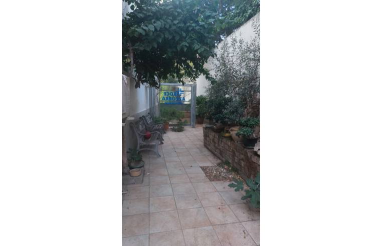 locale commerciale in vendita a Bari in zona Carrassi