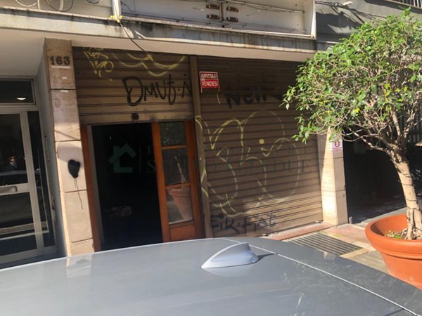 locale commerciale in vendita a Bari in zona Città Vecchia