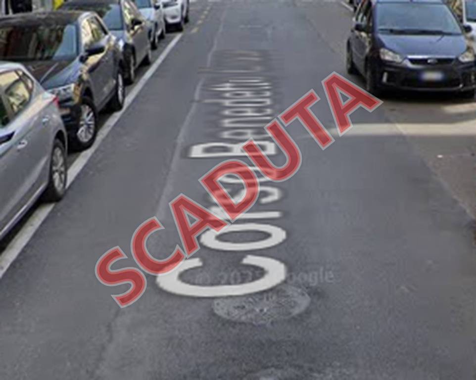 locale commerciale in vendita a Bari in zona Carrassi