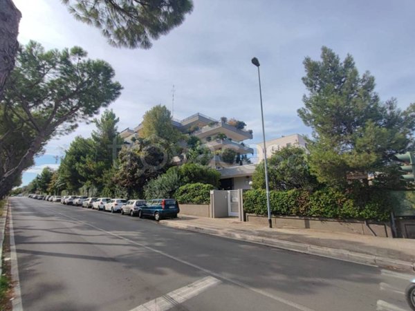 negozio in vendita a Bari in zona Poggiofranco