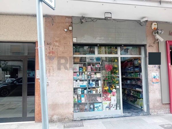 locale commerciale in vendita a Bari in zona Japigia