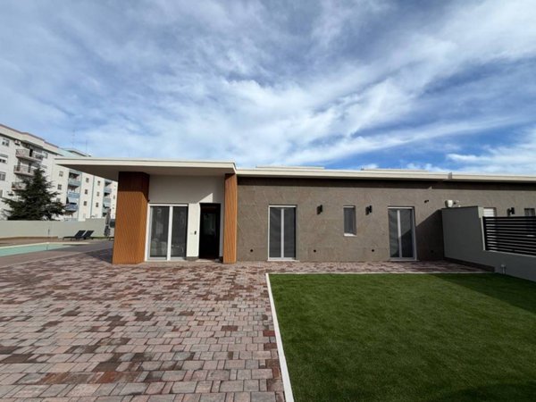 casa indipendente in vendita a Bari in zona Torre a Mare