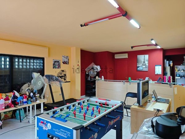 locale commerciale in vendita a Bari in zona Santo Spirito