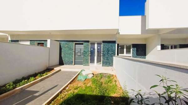 casa indipendente in vendita a Bari in zona Carbonara