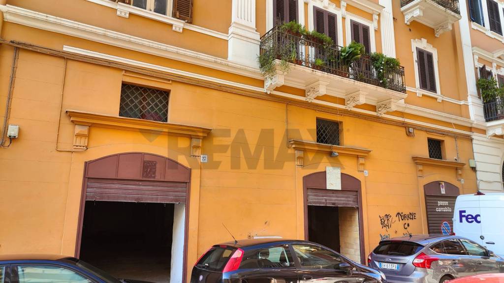 negozio in vendita a Bari in zona San Pasquale