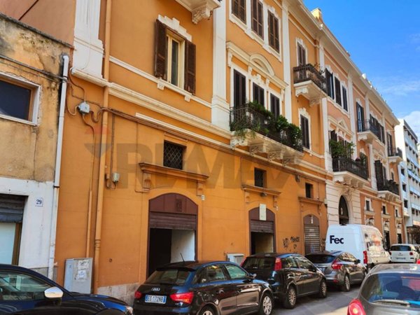 negozio in vendita a Bari in zona San Pasquale