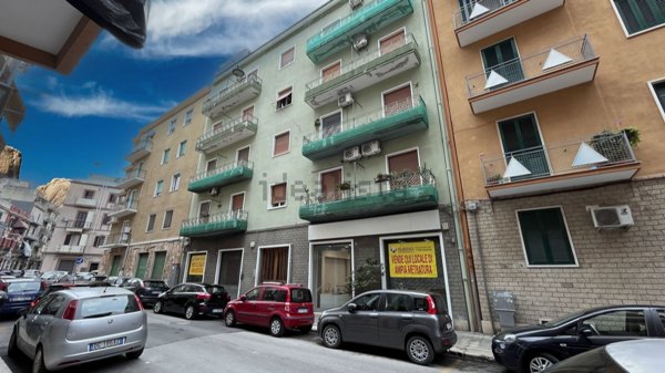 locale commerciale in vendita a Bari in zona Libertà