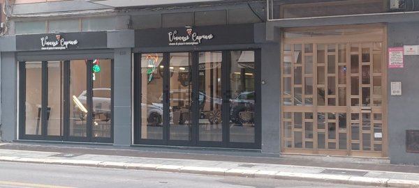 locale commerciale in vendita a Bari in zona Murat