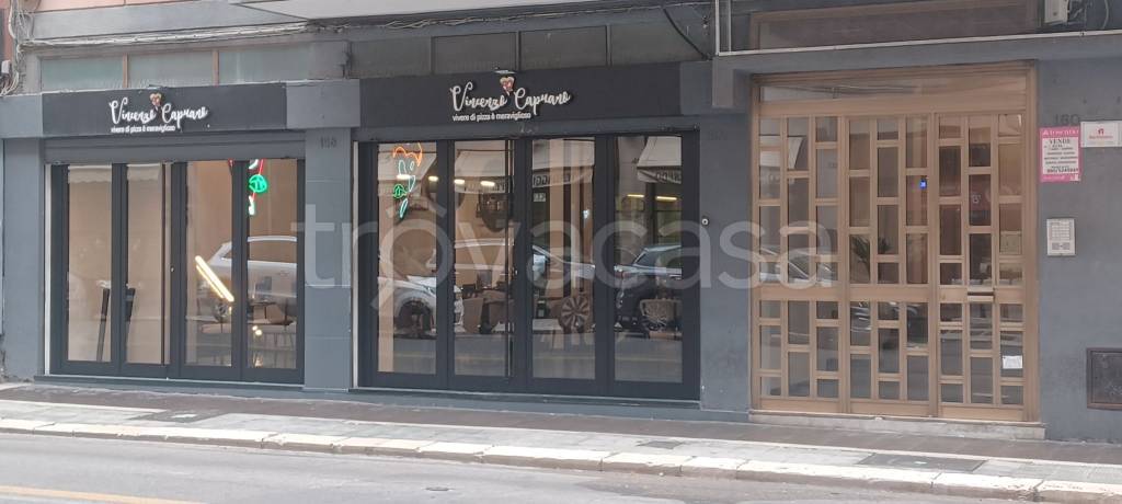 negozio in vendita a Bari in zona Murat