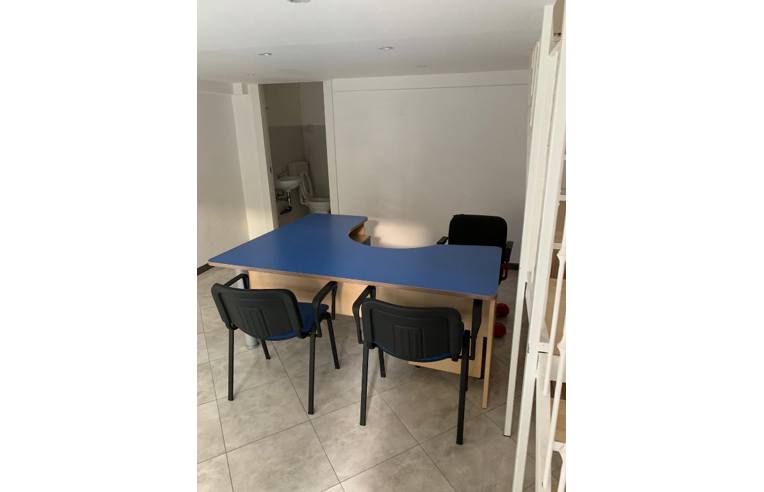 ufficio in vendita a Bari in zona Poggiofranco