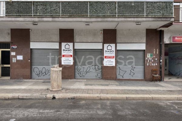 negozio in vendita a Bari in zona Carrassi