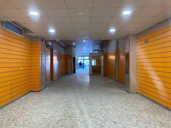 negozio in vendita a Bari in zona San Pasquale