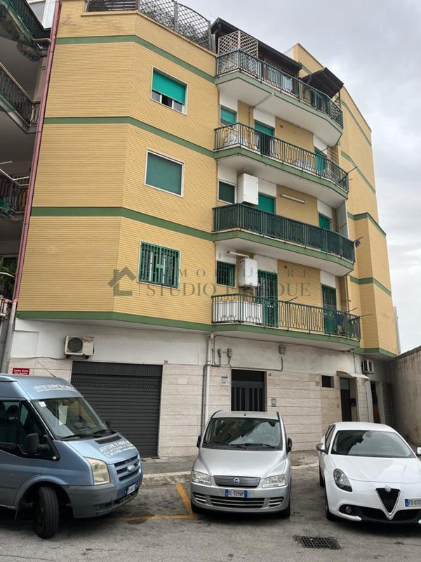 negozio in vendita a Bari in zona Libertà