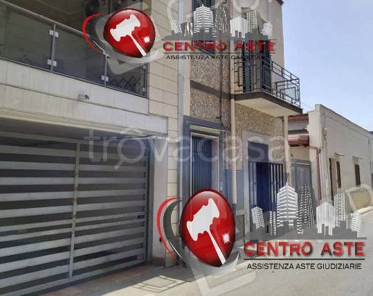 locale commerciale in vendita a Bari in zona Palese/Macchie