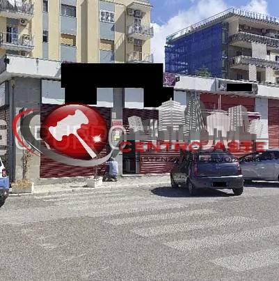 locale commerciale in vendita a Bari in zona Japigia