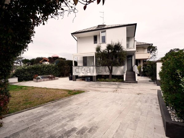 casa indipendente in vendita a Bari in zona Japigia