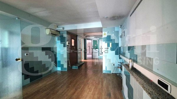 locale commerciale in vendita a Bari in zona Carrassi