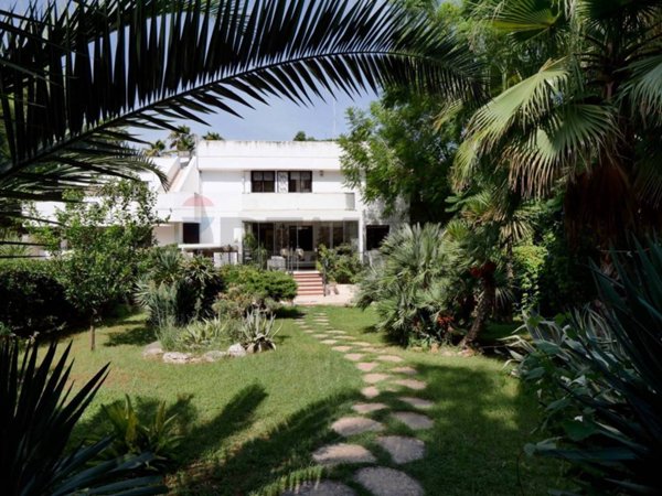 casa indipendente in vendita a Bari in zona Carbonara