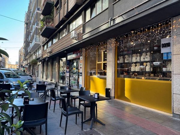 negozio in vendita a Bari in zona Murat