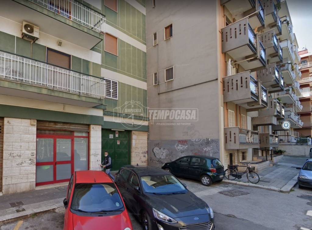 locale commerciale in vendita a Bari in zona Poggiofranco