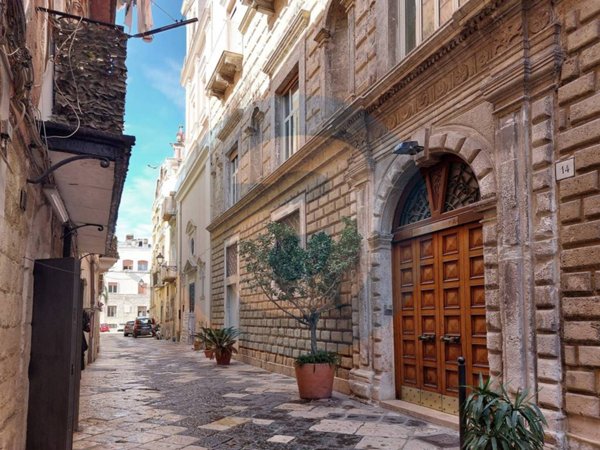 intera palazzina in vendita a Bari in zona Murat