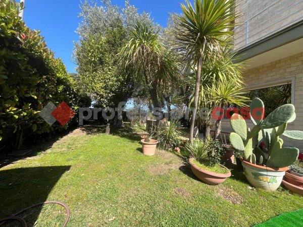 casa indipendente in vendita a Bari in zona Carbonara