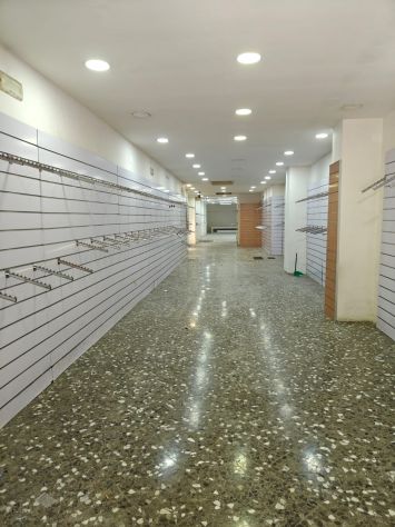 locale commerciale in vendita a Bari in zona San Pasquale