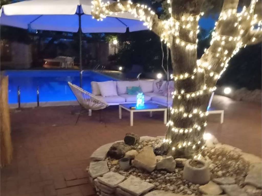 casa indipendente in vendita a Bari in zona Carbonara