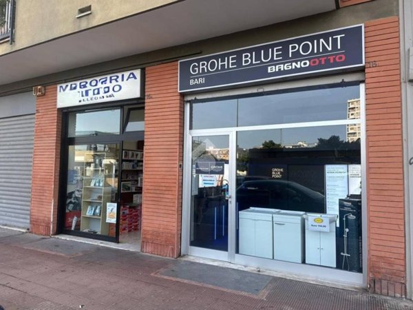 negozio in vendita a Bari in zona Poggiofranco