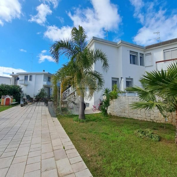 casa indipendente in vendita a Bari in zona Palese/Macchie